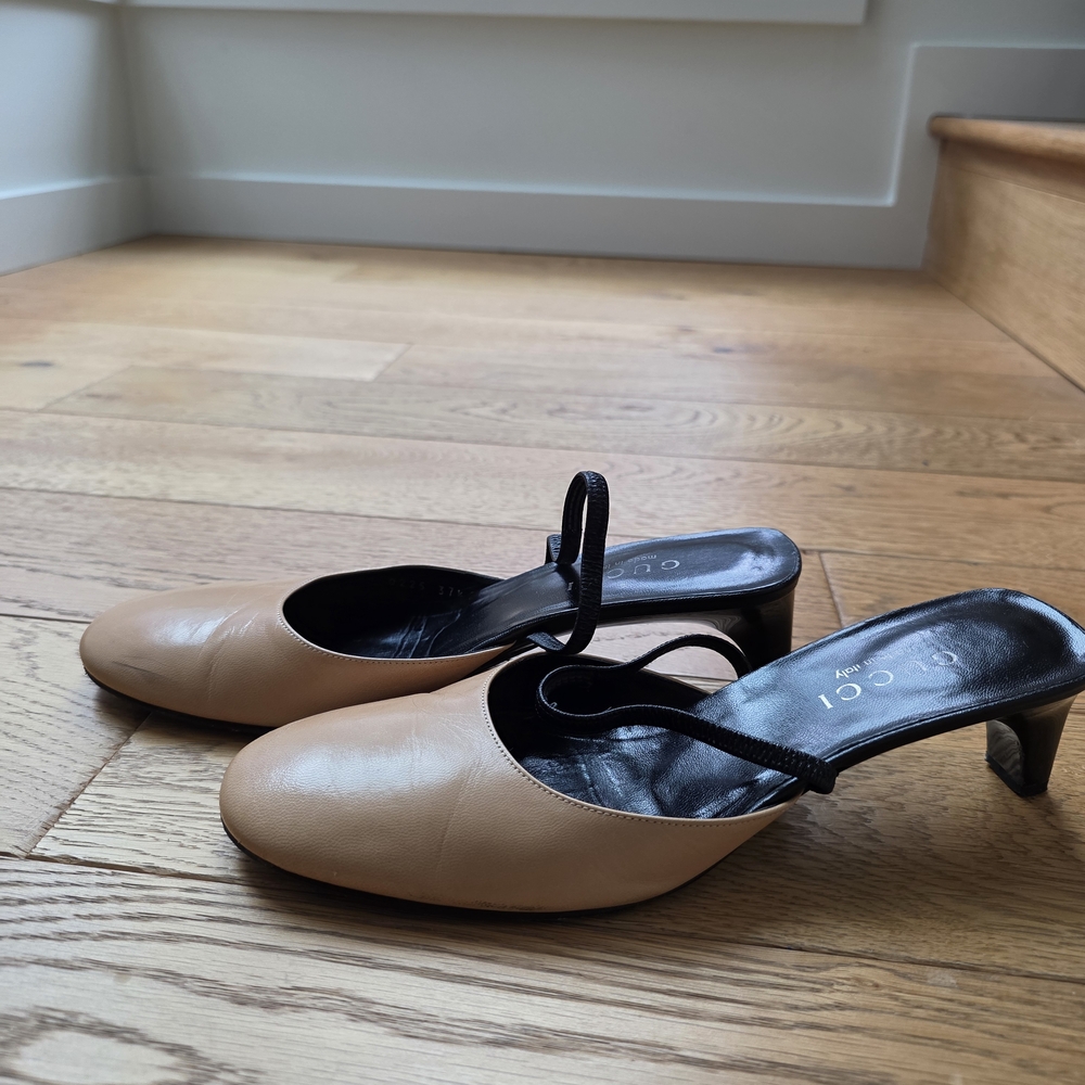 Gucci Women's Tan Leather Mules - Picture 5 of 8